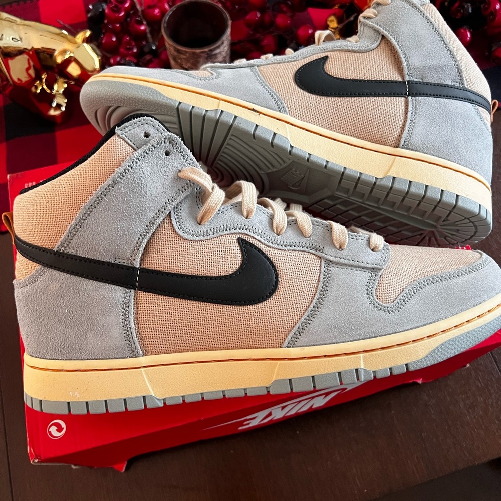 Nike Men's Gray and Beige High-Top Sneakers